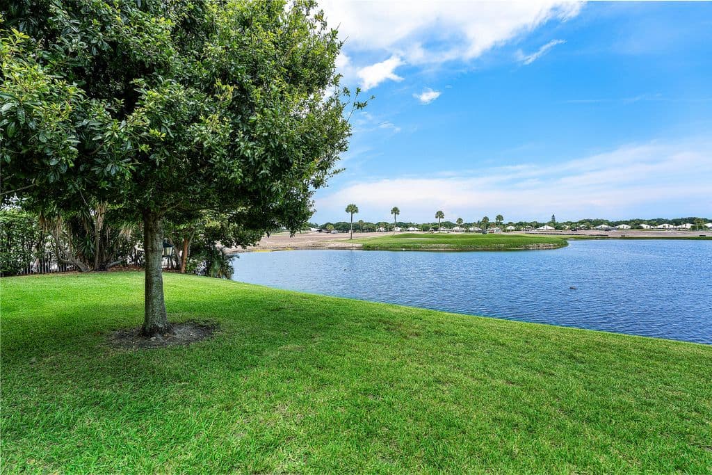 2-bedroom Condo — 13111 Glenmoor Drive