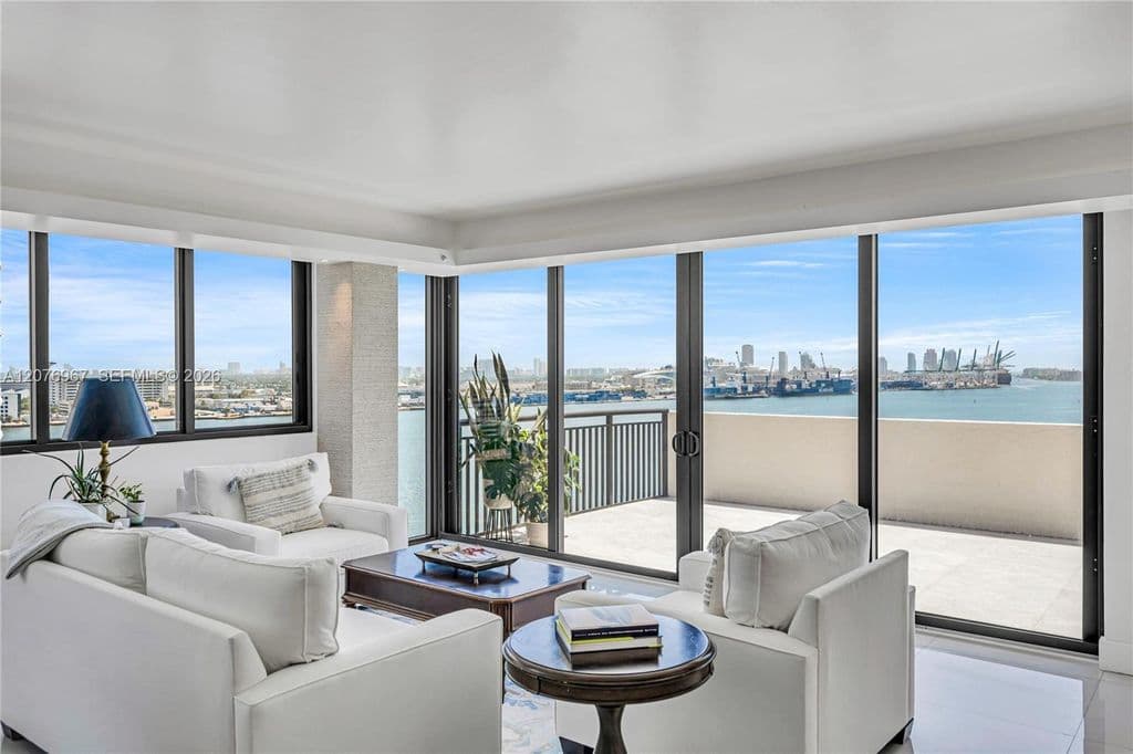 3-bedroom Property — 540 Brickell Key Dr APT 1820