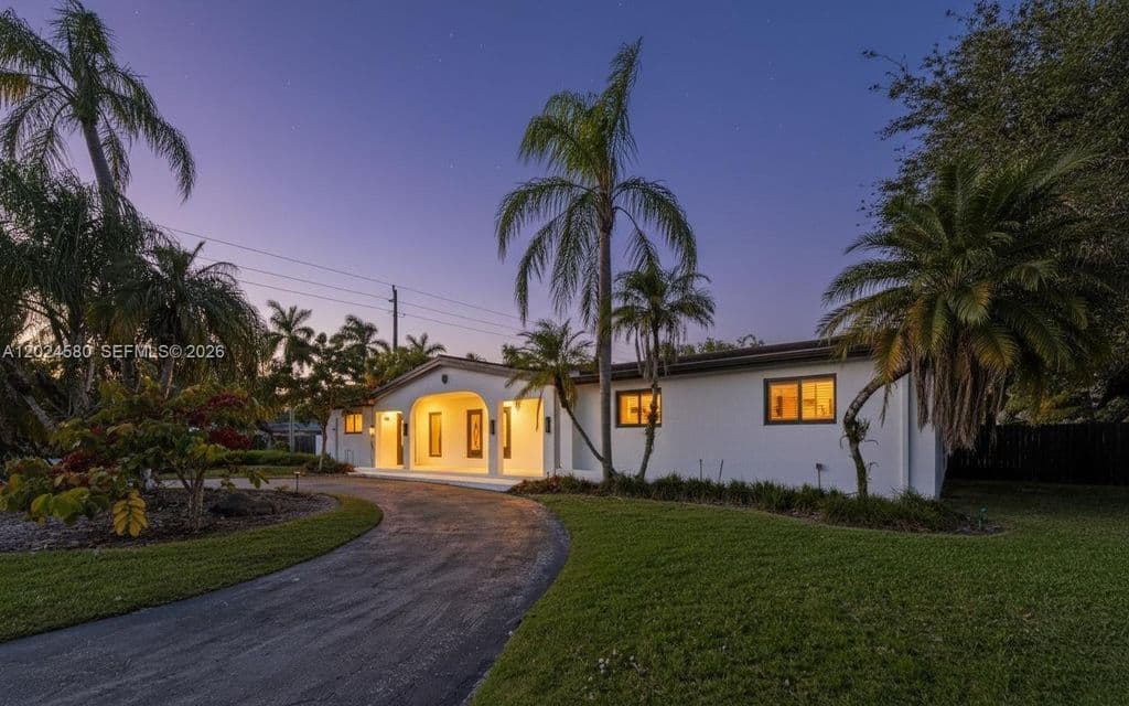 5+1 Müstakil ev — 8695 SW 110th St