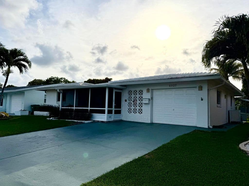 2-bedroom Single-Family Home — 4927 NW 47th Terrace