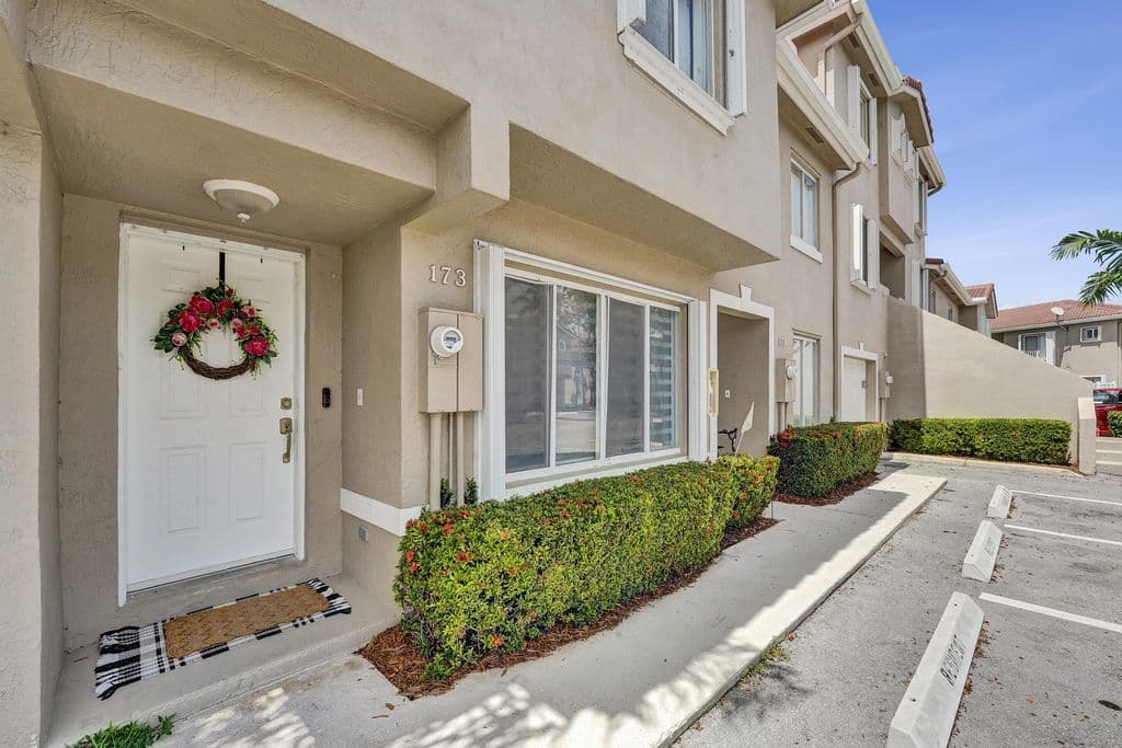 2-bedroom Property — 173 Riviera Circle