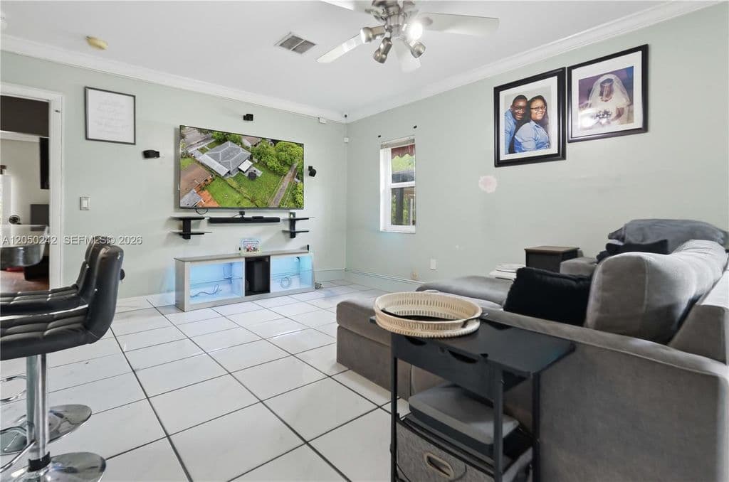4+1 Müstakil ev — 1630 NW 124th St
