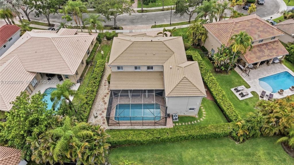 6+1 Müstakil ev — 2608 Oakbrook Ct