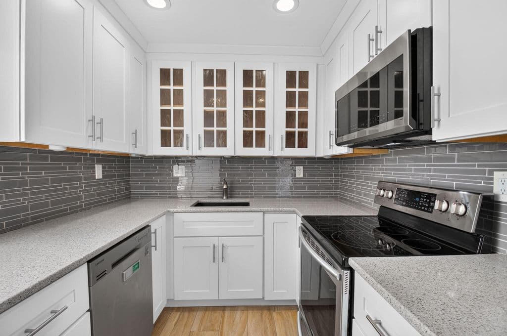 2-bedroom Condo — 374 Capri H