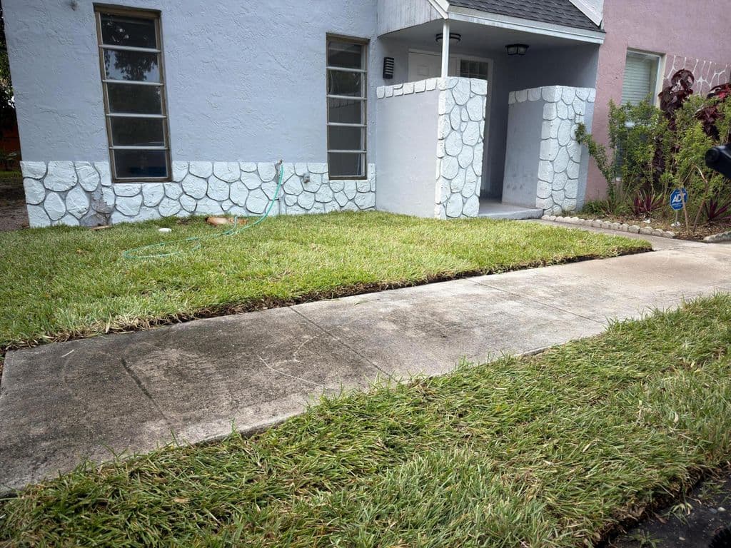 3-bedroom Property — 6583 Boulevard Of Champions