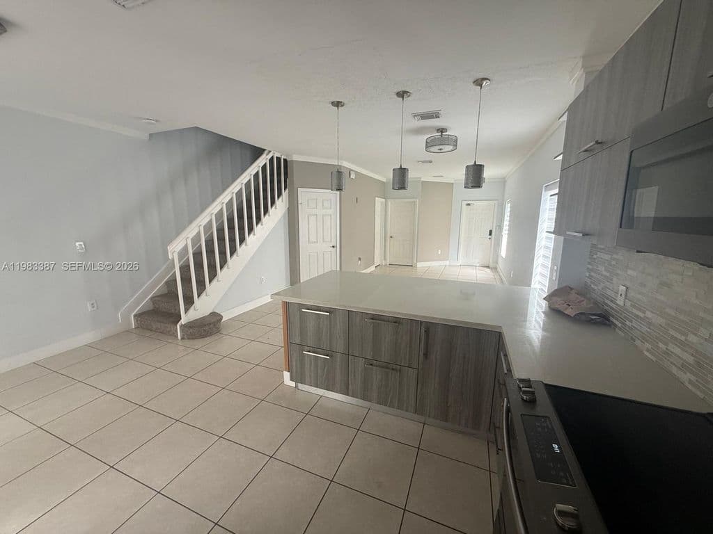 4-bedroom Property — 10776 NW 83rd Ter Unit 1-19