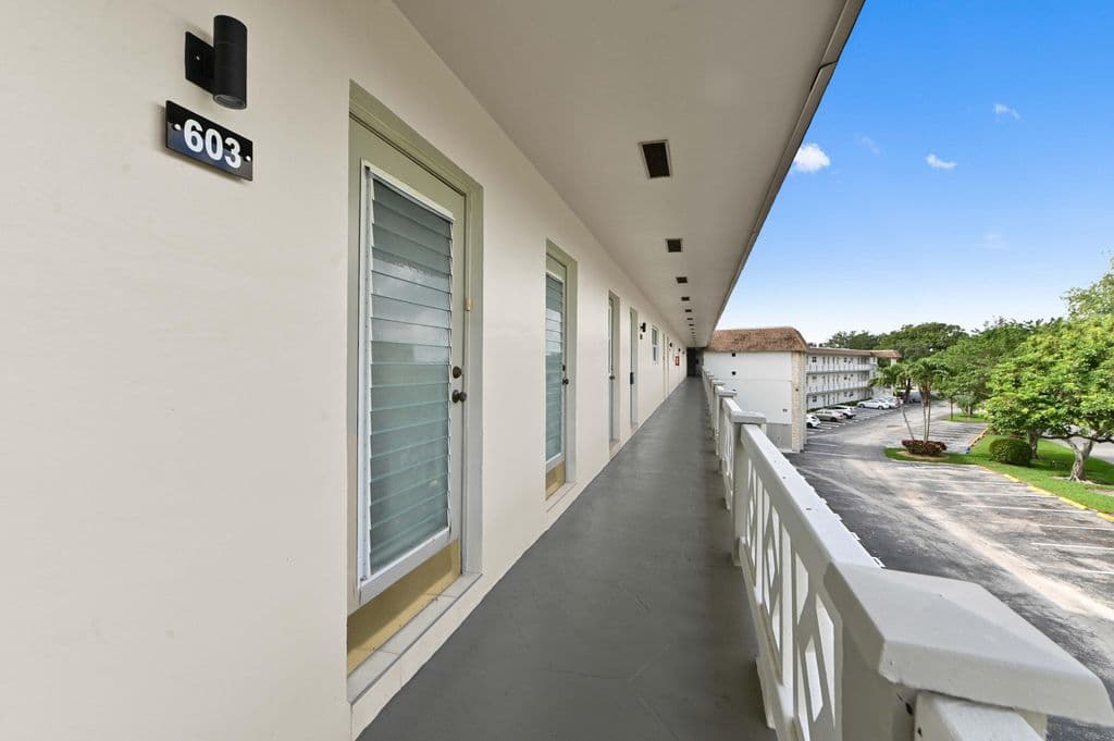 2-bedroom Condo — 3506 NW 49th Avenue #603