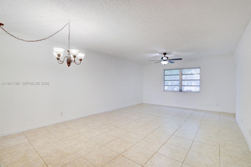 2+1 Condo — 5160 SW 40th Ave APT 26D