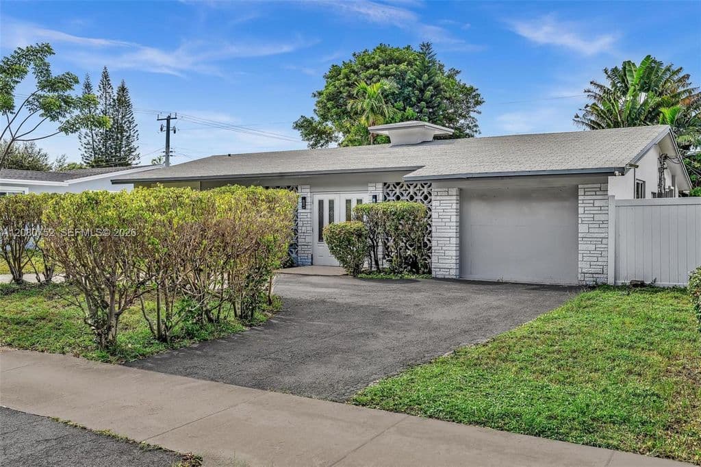 4+1 Müstakil ev — 4810 Johnson St