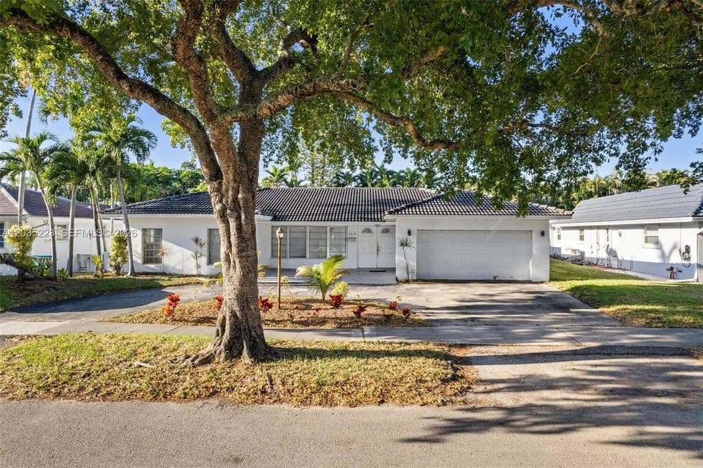 4+1 Müstakil ev — 3610 N 53rd Ave