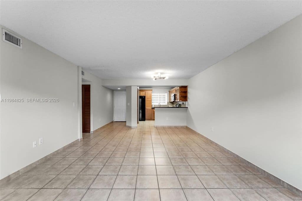 2+1 Mülk — 14907 SW 80th St APT 115