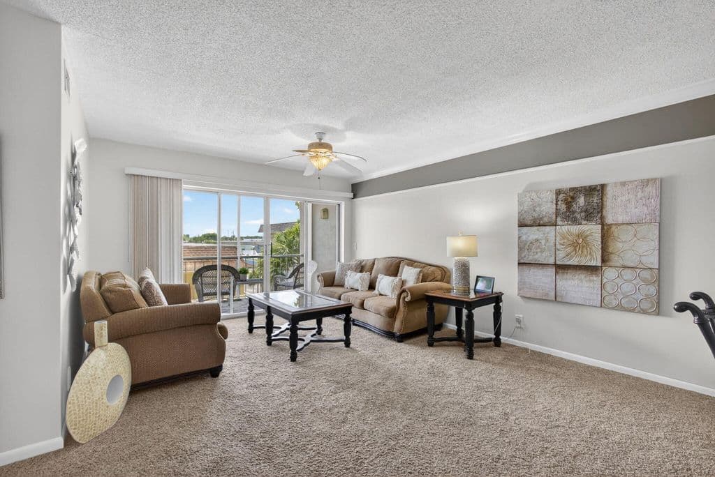 2-bedroom Condo — 505 SPENCER Drive #211