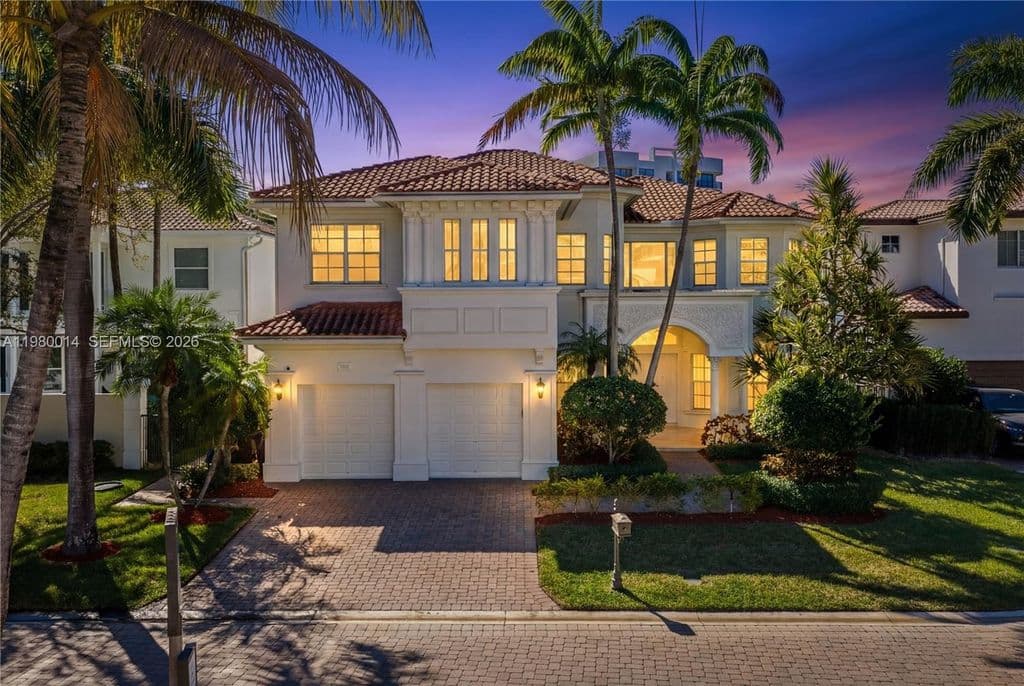 5-bedroom Single-Family Home — 822 Meridian Ln