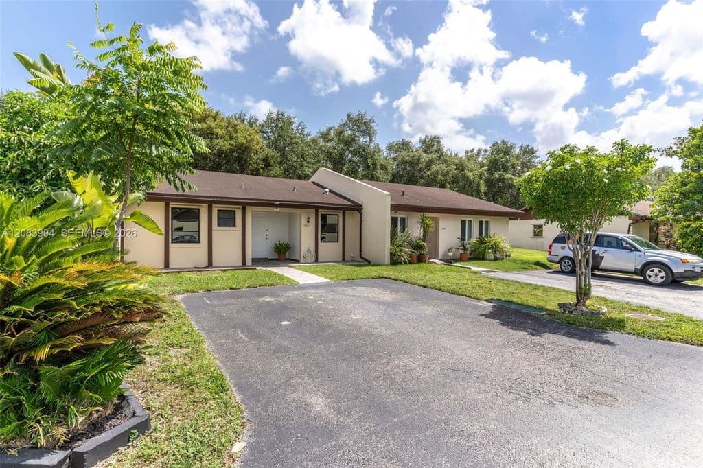 2+1 Mülk — 13962 SW 52nd Ln