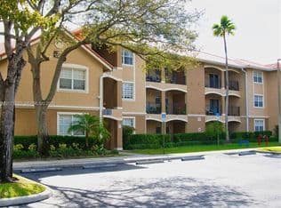 3+1 Condo — 215 SW 117th Ter #14107, Pembroke Pines, 33025