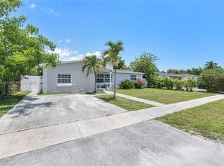 3+1 Müstakil ev — 3301 NW 42nd St, Fort Lauderdale, 33309