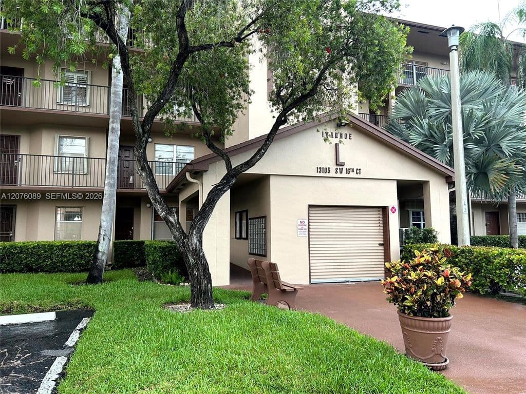 2-bedroom Condo — 13105 SW 16th Ct APT 105L
