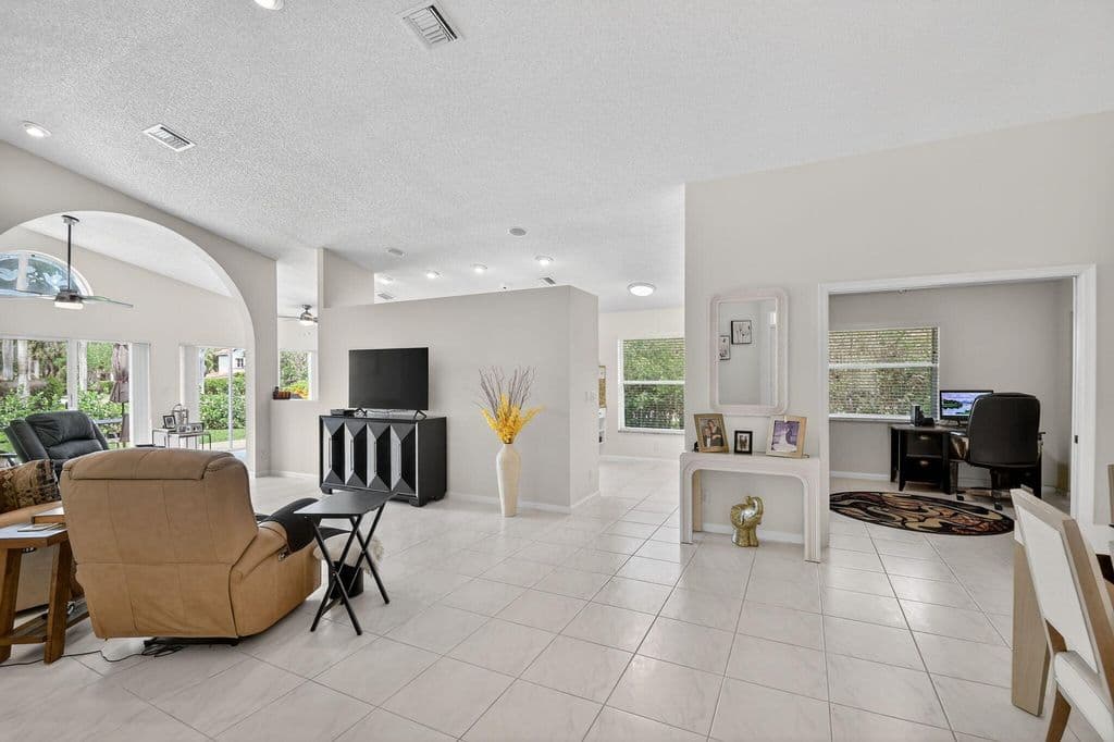 3+1 Müstakil ev — 9718 Harbour Lake Circle
