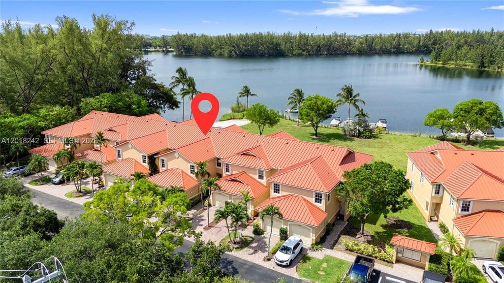 3-bedroom Property — 4065 Crystal Lake Dr