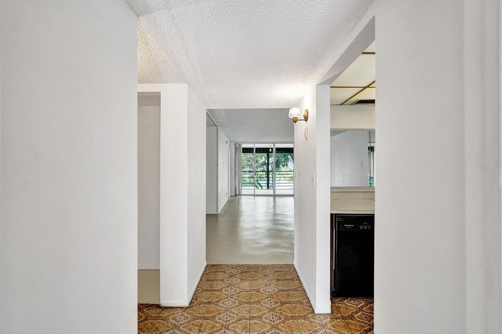 3+1 Condo — 1811 SABAL PALM Drive #203