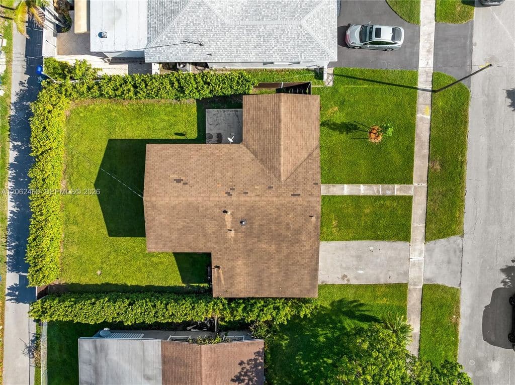 3+1 Müstakil ev — 2111 N 14th Ct