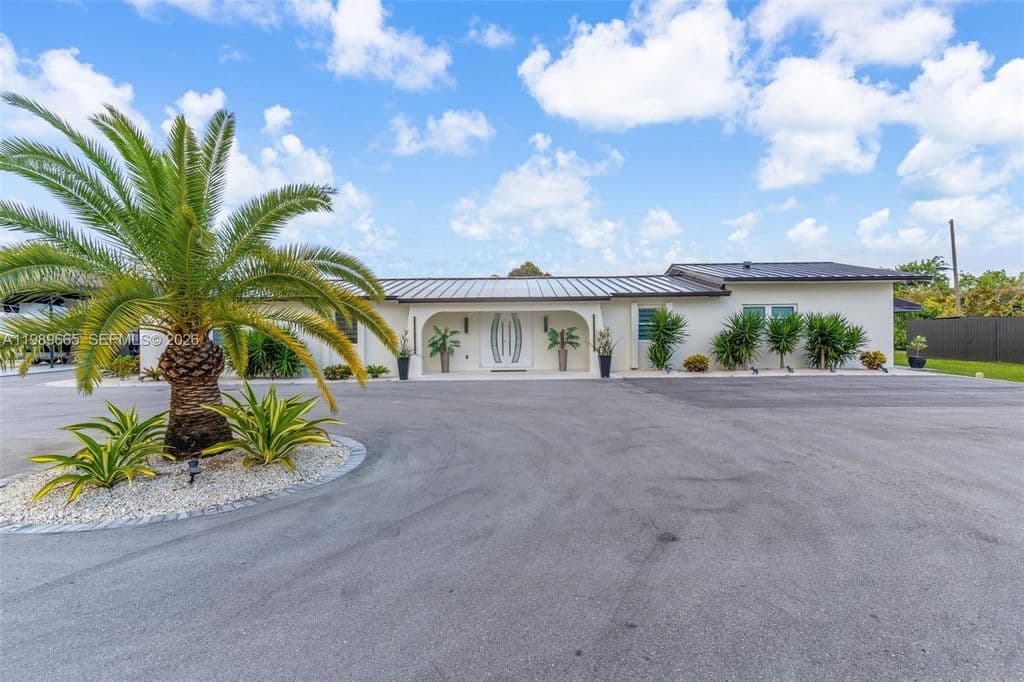 4+1 Müstakil ev — 24655 SW 212th Ave