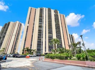 2-bedroom Condo — 20335 W Country Club Dr APT 1608, Aventura, 33180