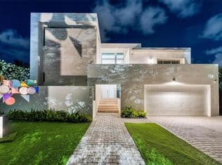 6+1 Müstakil ev — 470 S Shore Dr, Miami Beach, 33141