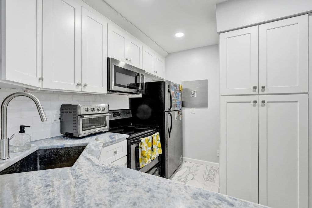 2-bedroom Condo — 1008 Green Pine Boulevard #D3