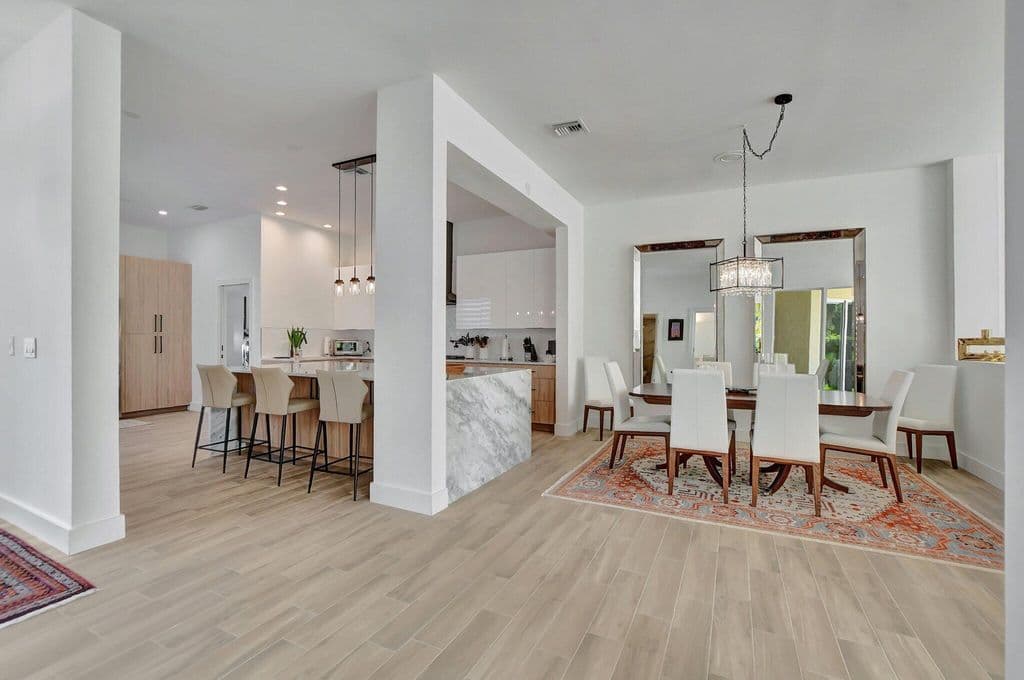3-bedroom Property — 7477 CAMPO FLORIDO