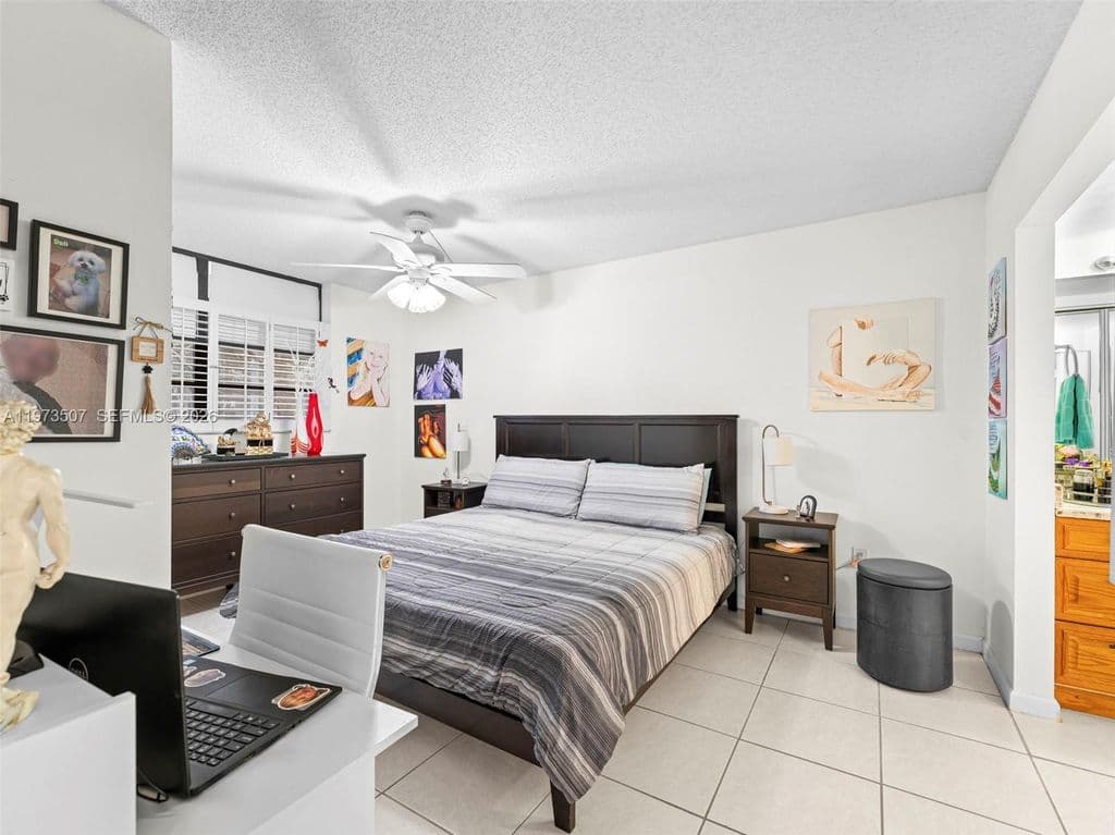 2-bedroom Condo — 901 Colony Point Cir APT 304