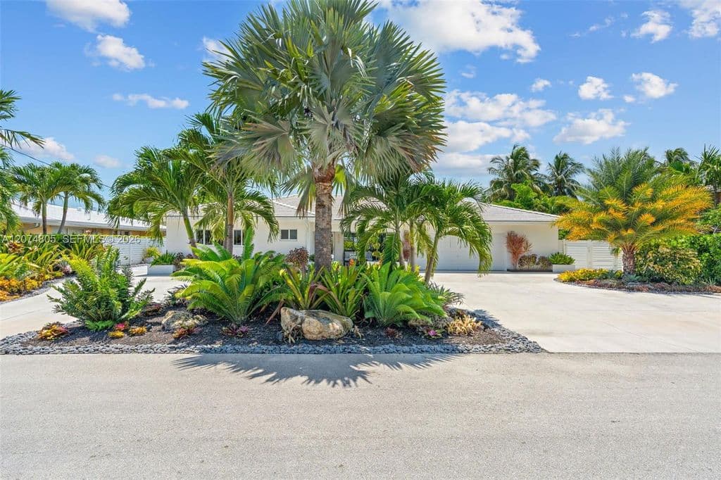 3-bedroom Single-Family Home — 2812 NE 28th St