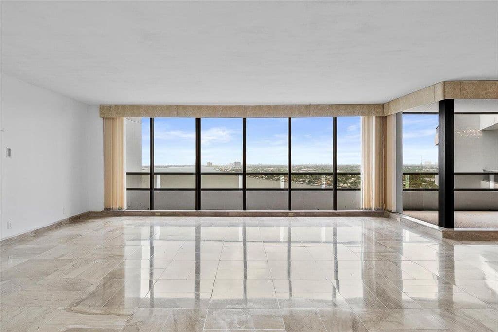 2-bedroom Condo — 100 Lakeshore Drive #1955