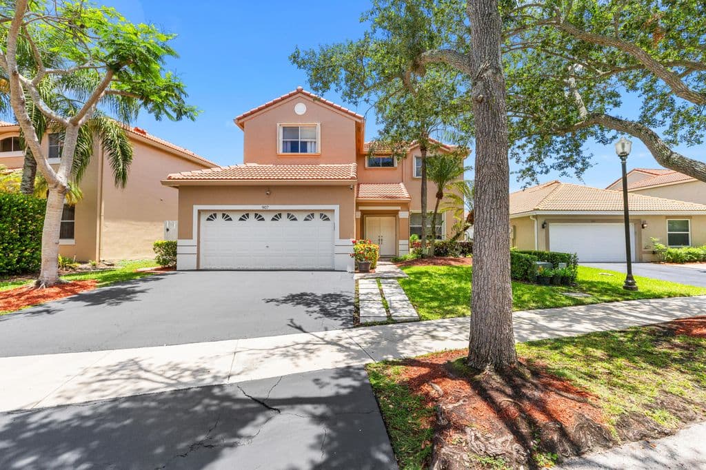 6-bedroom Single-Family Home — 907 Stanton Drive