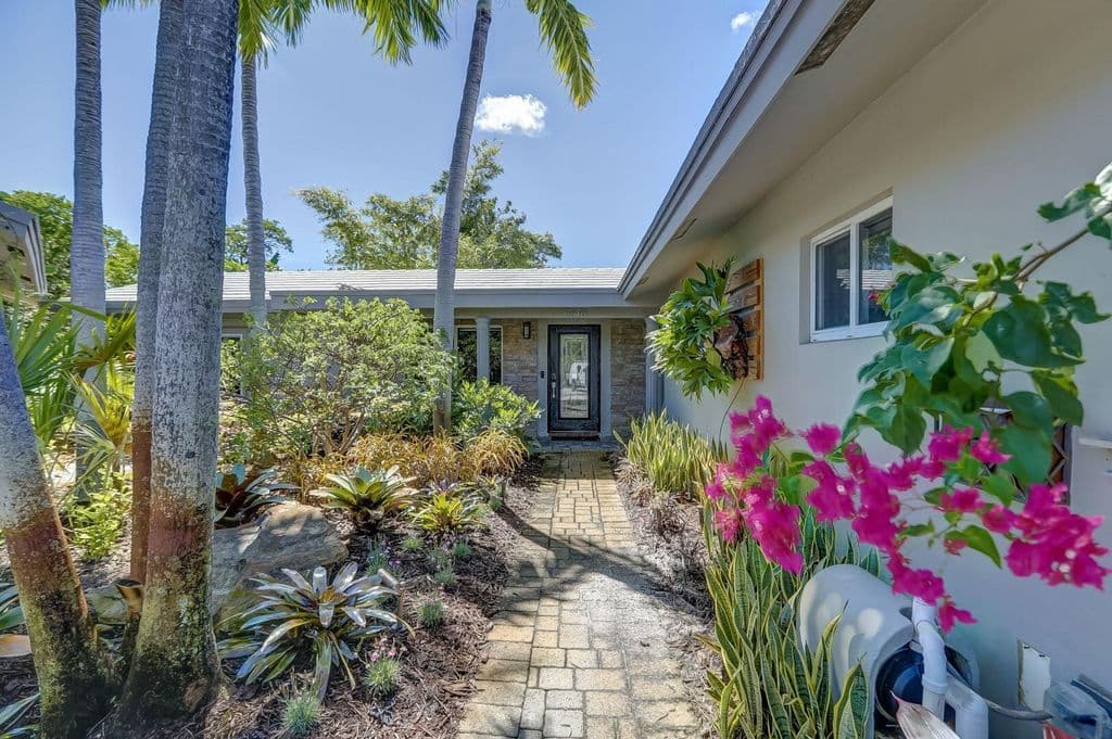 3-bedroom Single-Family Home — 1948 NE 7TH Terrace