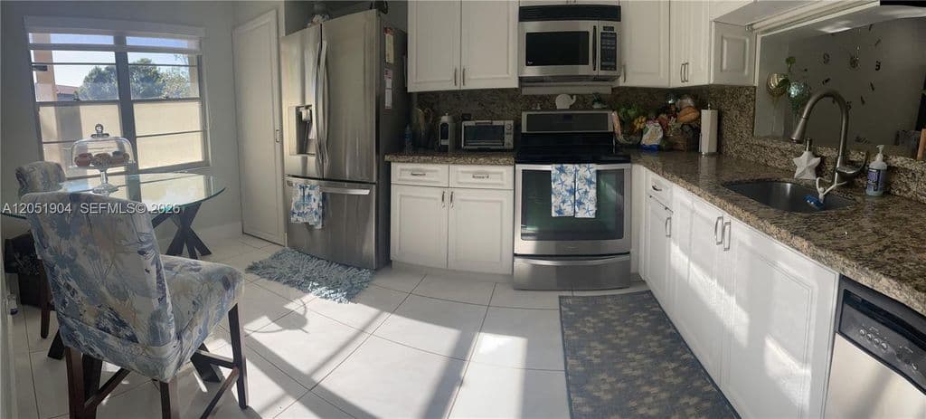 2-bedroom Condo — 1011 SW 125th Ave #207M