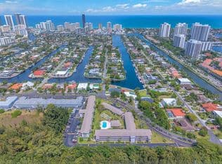 2+1 Condo — 700 Layne Boulevard #301, Hallandale Beach, 33009