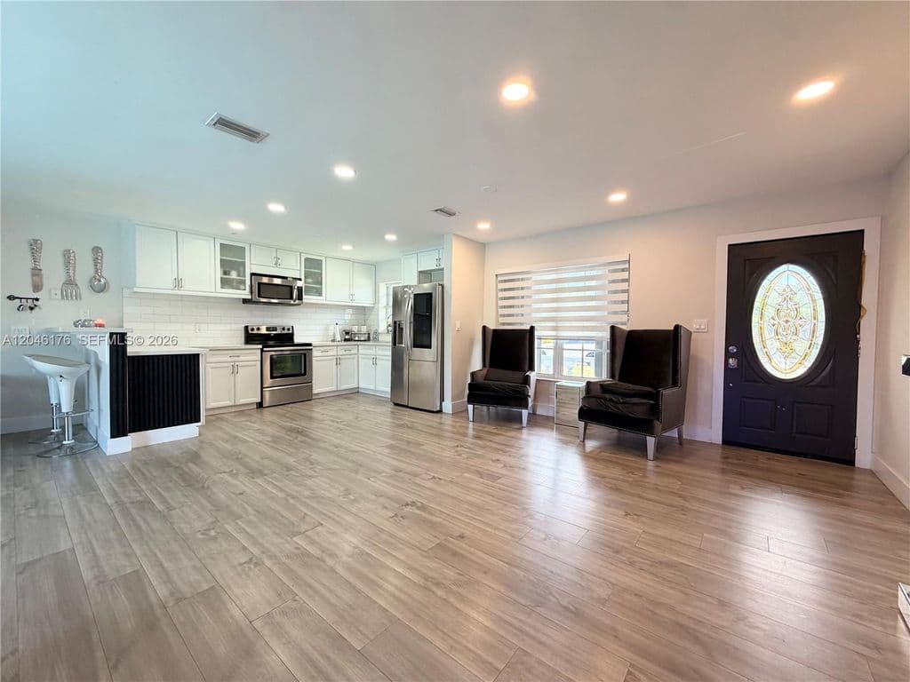 5+1 Müstakil ev — 17130 NW 42nd Ct