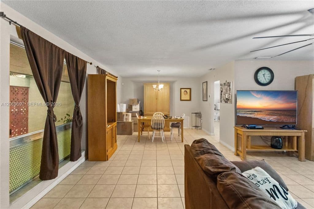 4-bedroom Single-Family Home — 7531 Harbour Blvd
