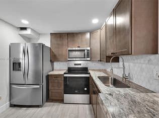 1+1 Condo — 2850 Somerset Dr APT 105L, Lauderdale Lakes, 33311