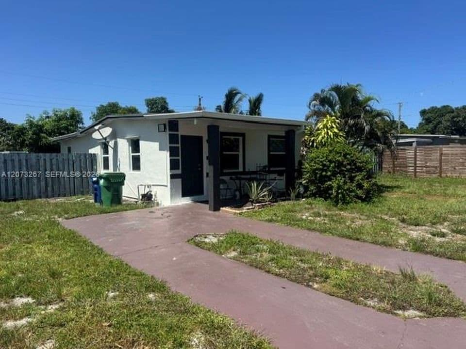 3-bedroom Single-Family Home — 12610 NW 23rd Ave