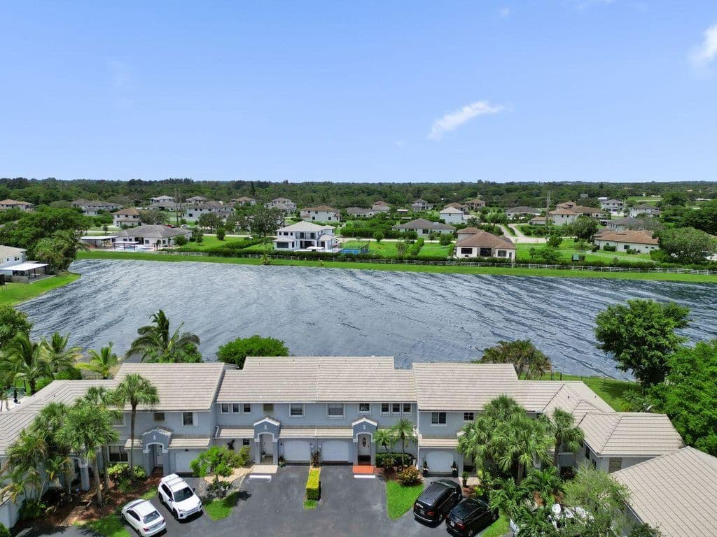 3-bedroom Property — 4737 Grapevine Way