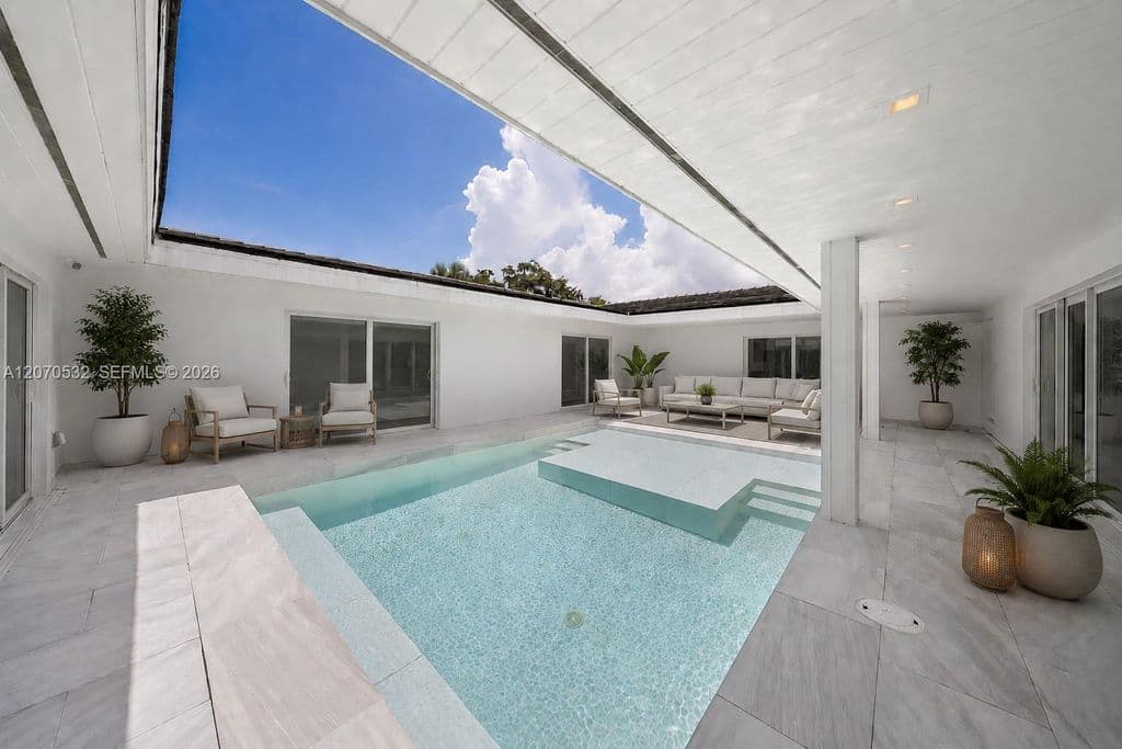 4-bedroom Single-Family Home — 4001 Monserrate St