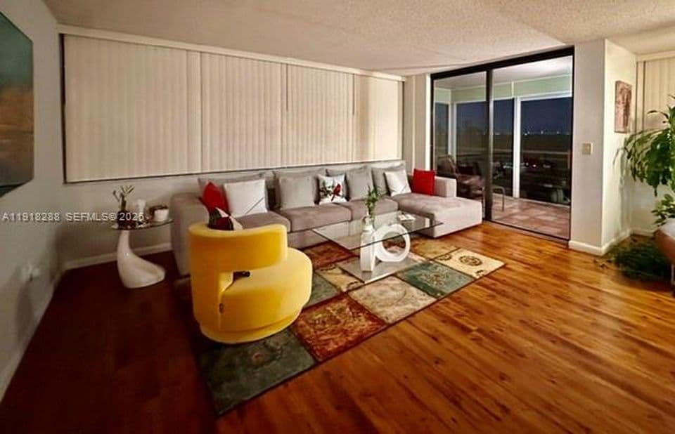 2-bedroom Condo — 1400 Saint Charles Pl APT 612