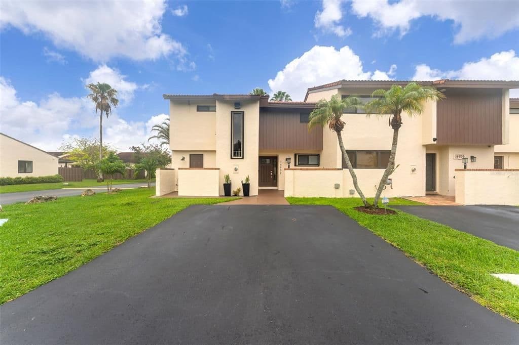 3+1 Mülk — 14932 SW 89TH ST