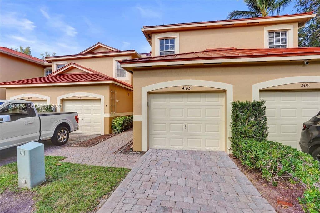 3+1 Mülk — 4183 Crystal Lake Dr