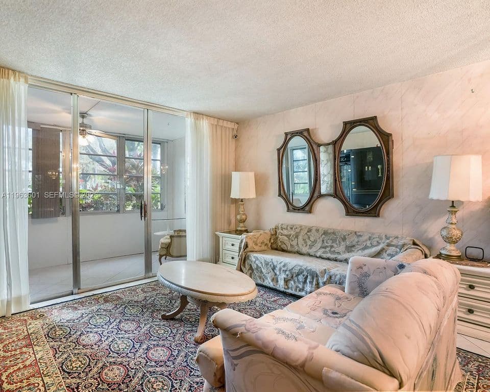 2-bedroom Condo — 2900 NW 48th Ter APT 117