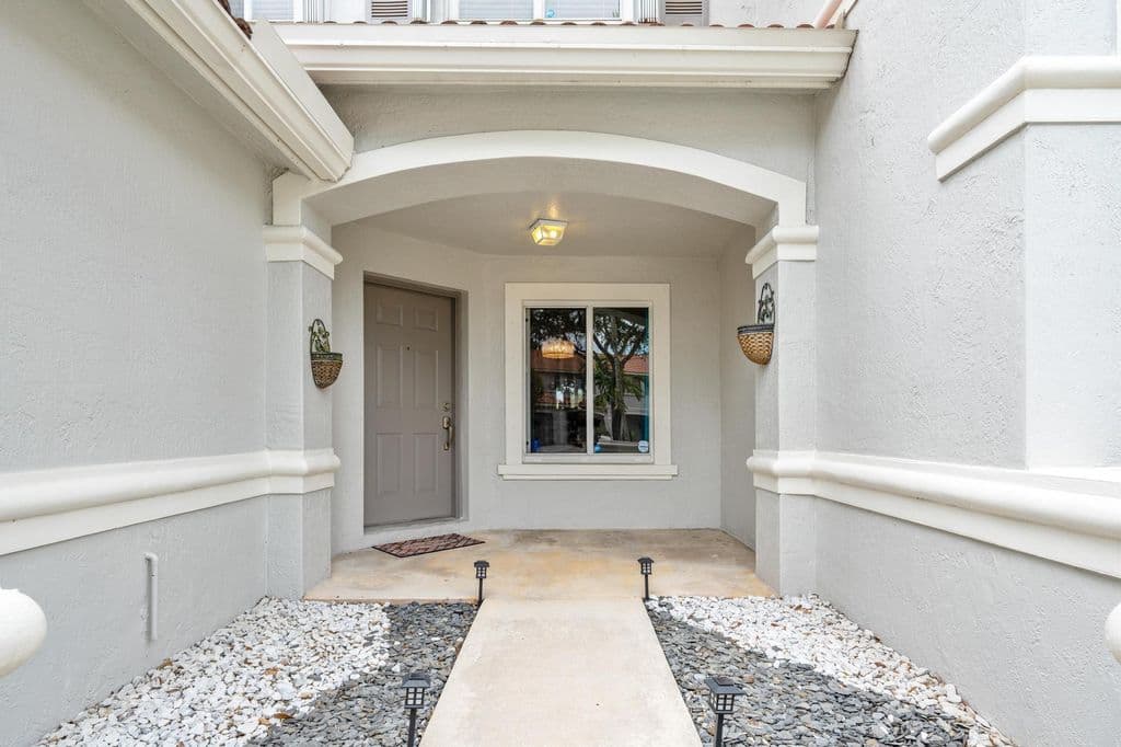2-bedroom Property — 6107 Sandy Bank Terrace