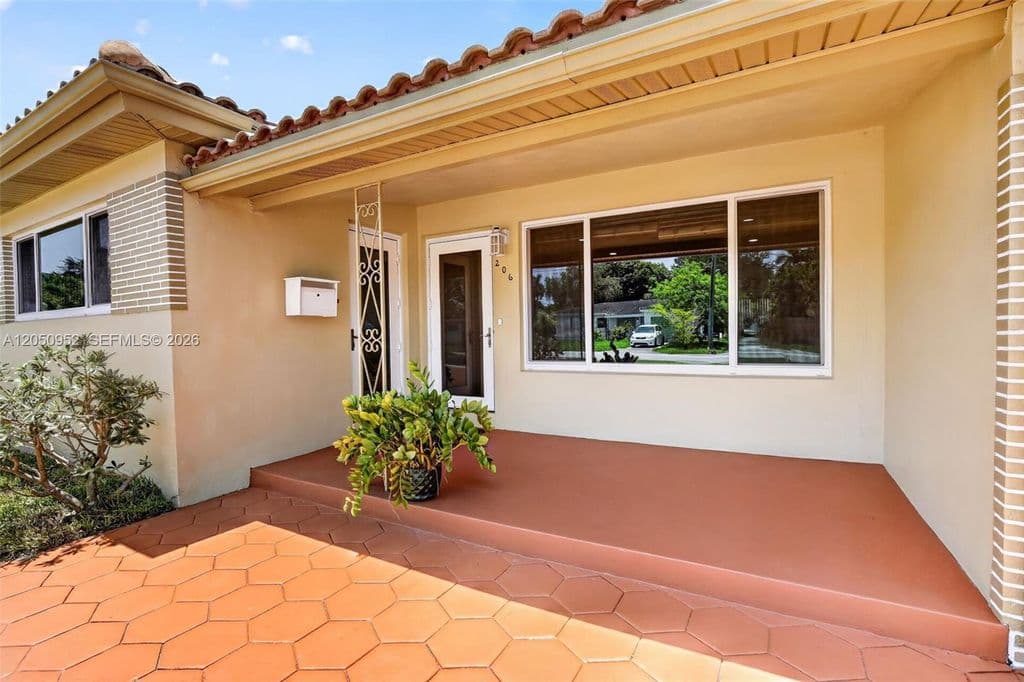3+1 Müstakil ev — 206 N 32nd Ave