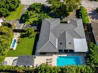 5-bedroom Single-Family Home — 5251 NE 26th Avenue, Fort Lauderdale, 33308